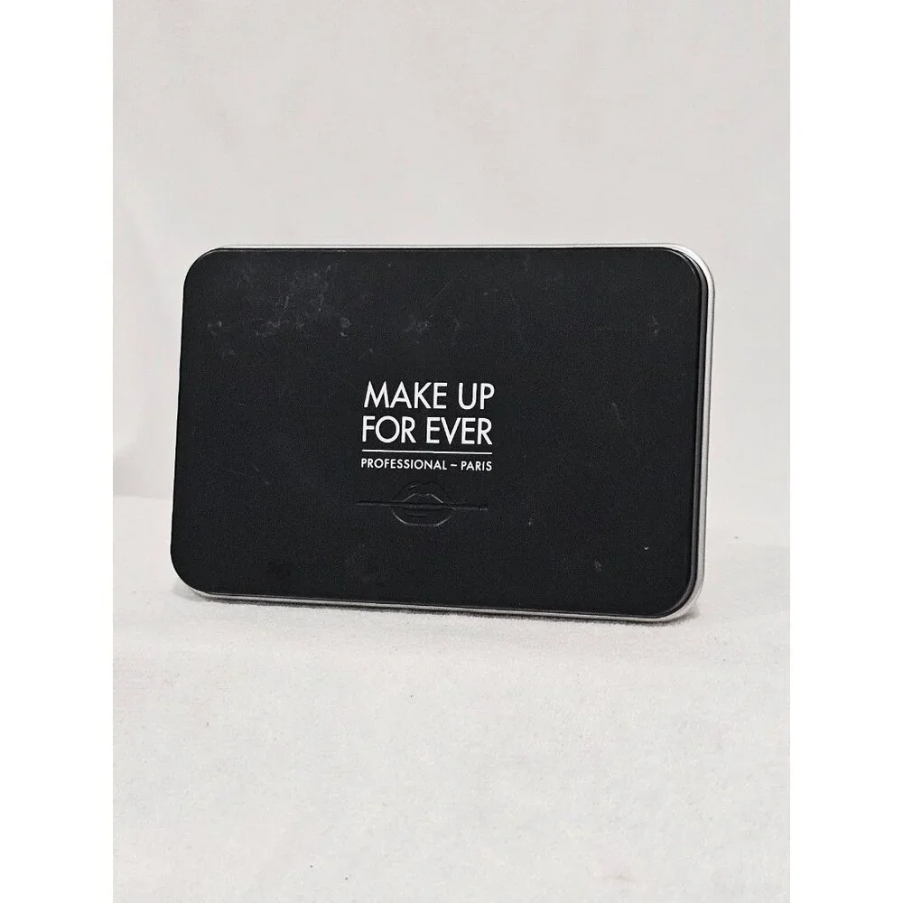 MAKE UP FOR EVER HD Skin Matte Velvet Blurring Powder Foundation. Shade Y535